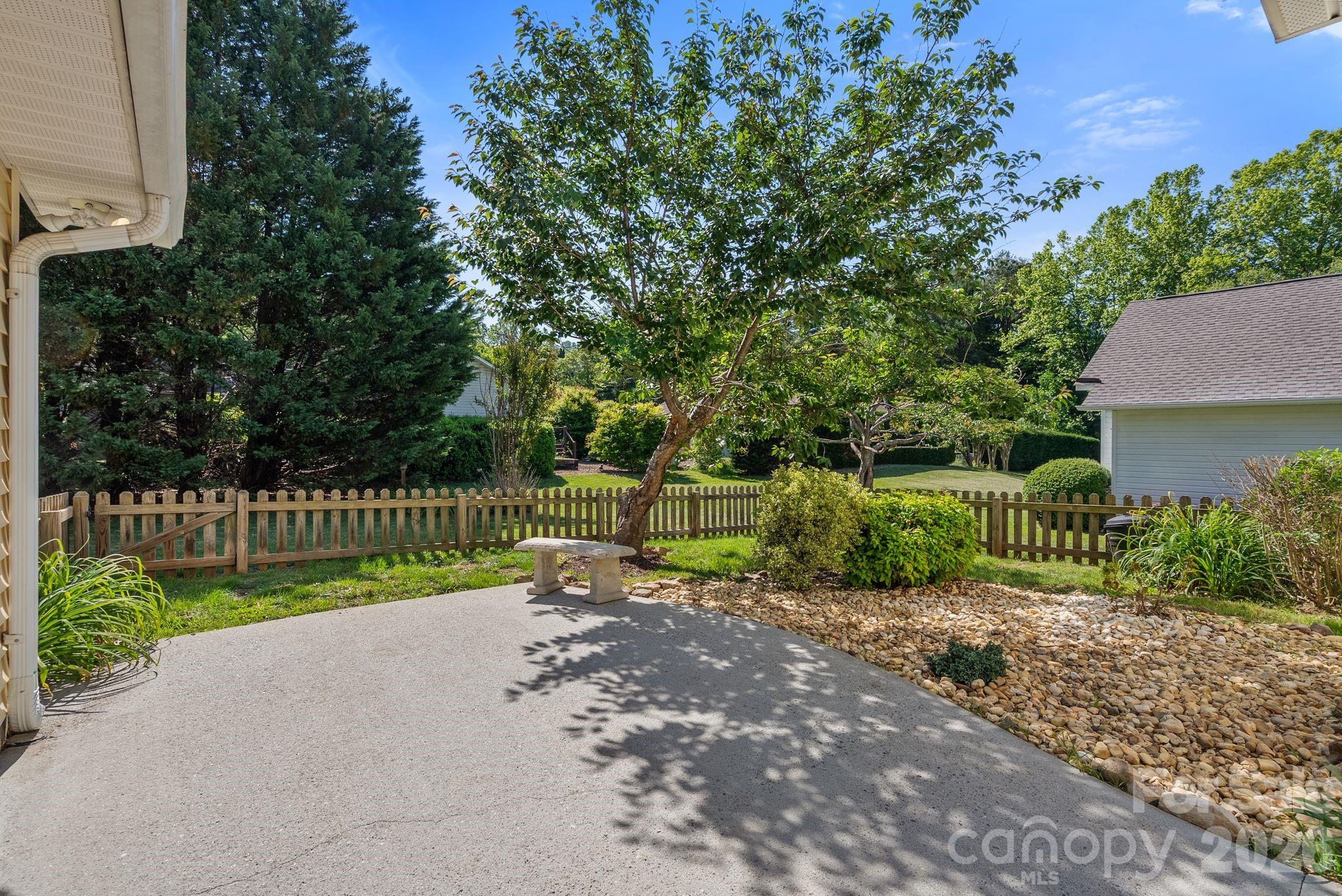 2 Gatehouse Court Asheville NC 28803