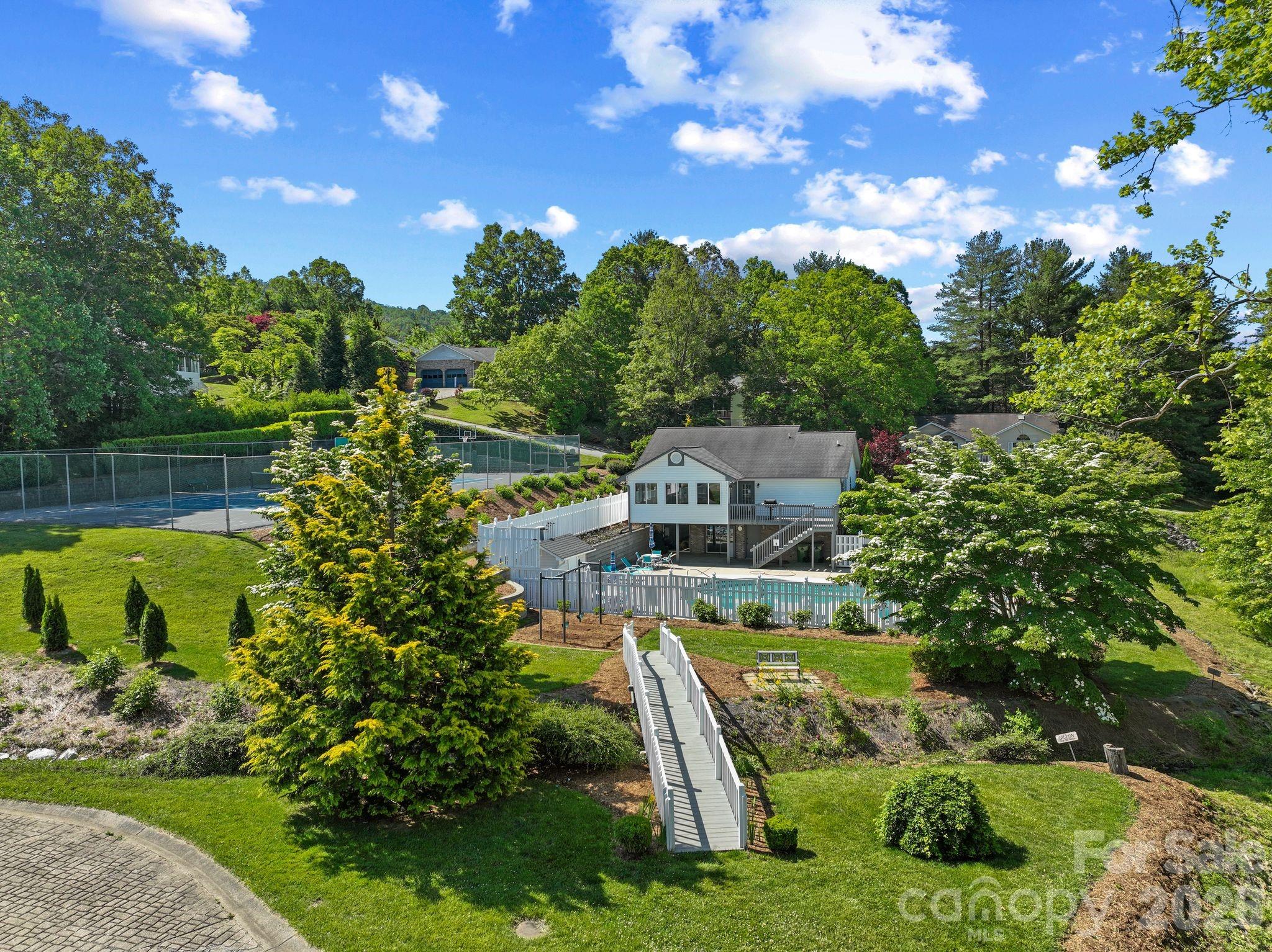 2 Gatehouse Court Asheville NC 28803