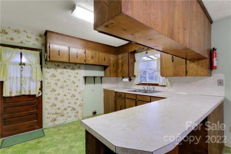 521 Tabor Road East Flat Rock NC 28726