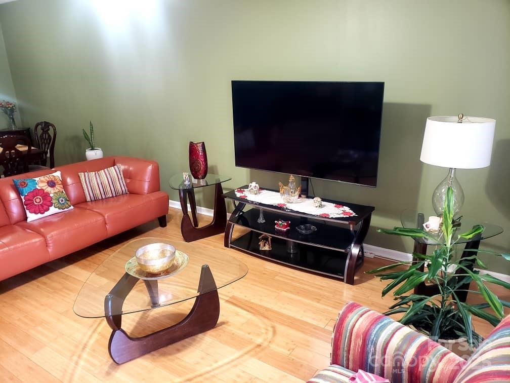 709 Villas Court Asheville NC 28806