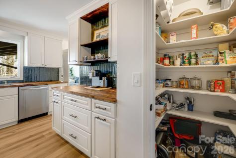 254 Orchard Circle Laurel Park NC 28739
