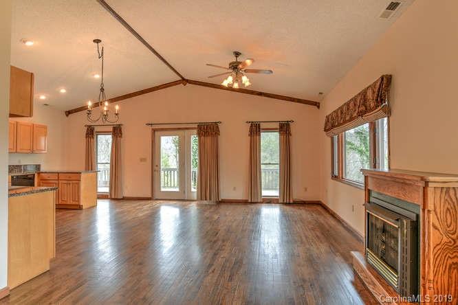 47 Pinecroft Road Asheville NC 28804