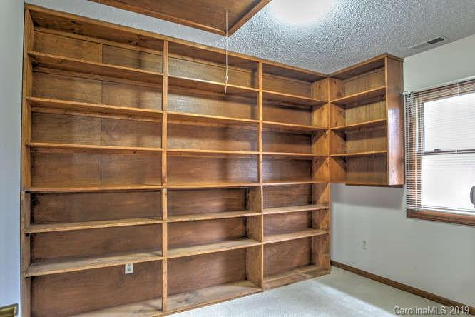 47 Pinecroft Road Asheville NC 28804