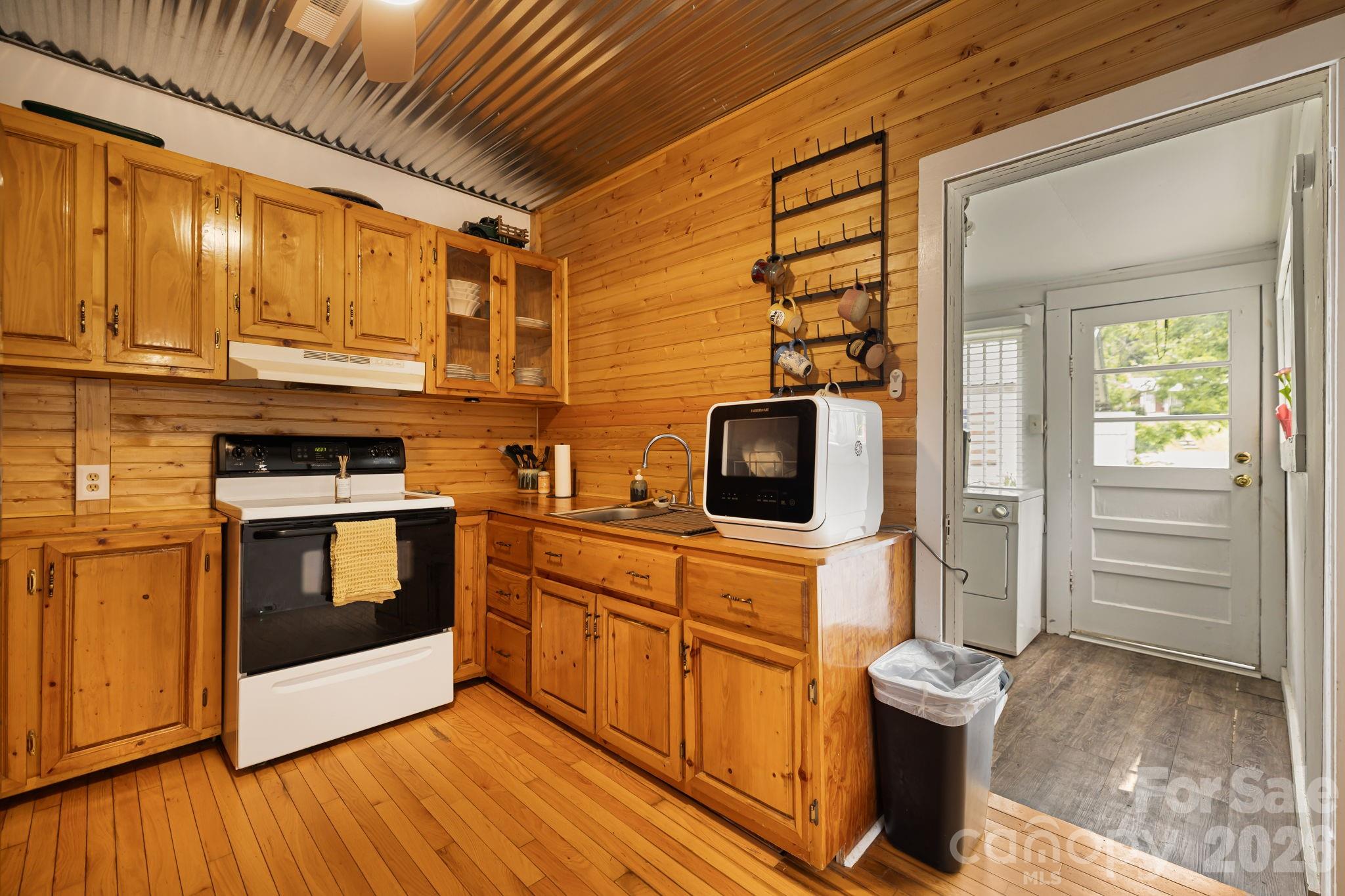 29 Ponder Street Mars Hill NC 28754