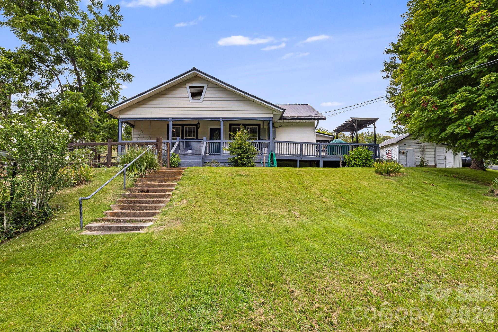 29 Ponder Street Mars Hill NC 28754