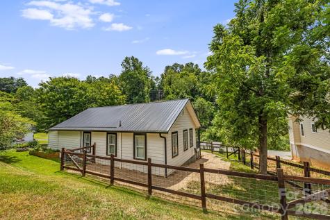 29 Ponder Street Mars Hill NC 28754