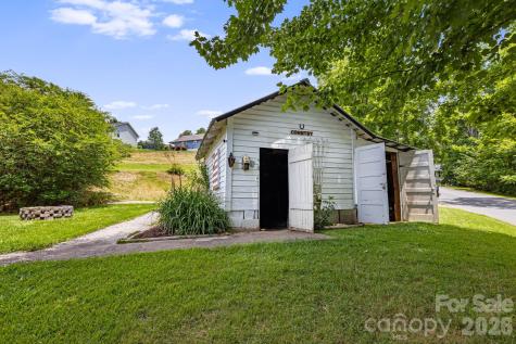 29 Ponder Street Mars Hill NC 28754