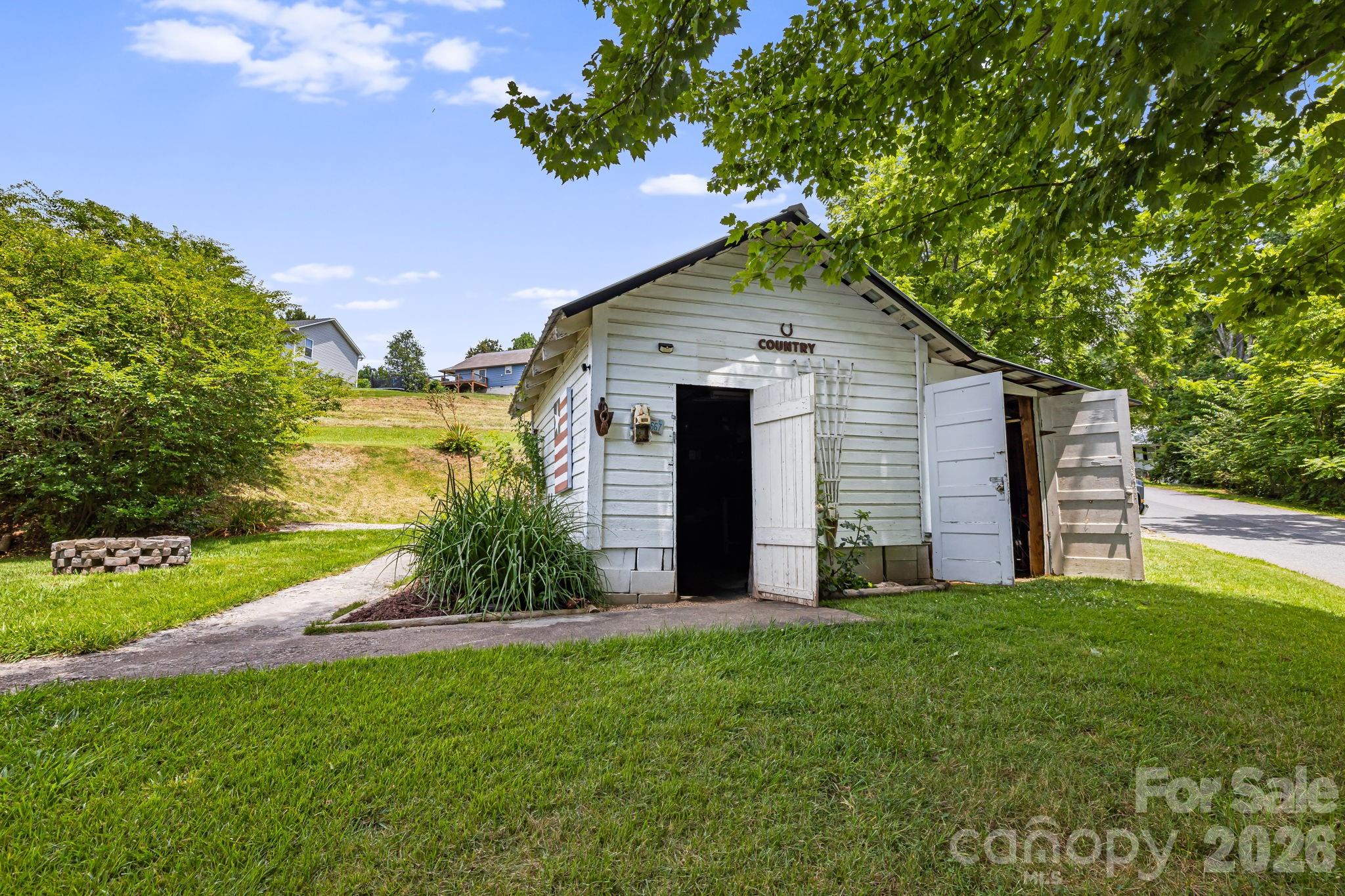 29 Ponder Street Mars Hill NC 28754
