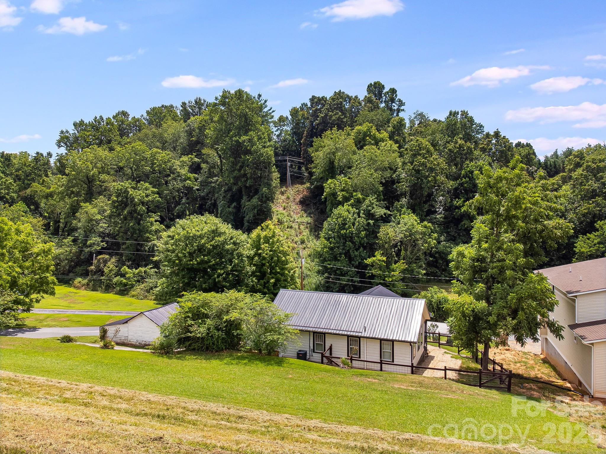 29 Ponder Street Mars Hill NC 28754