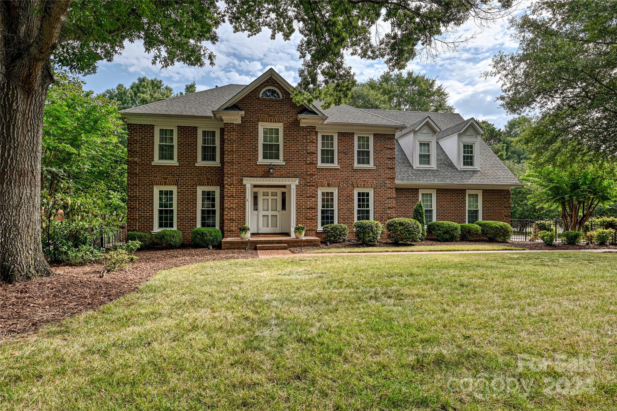 5606 Hillingdon Road Charlotte NC 28226