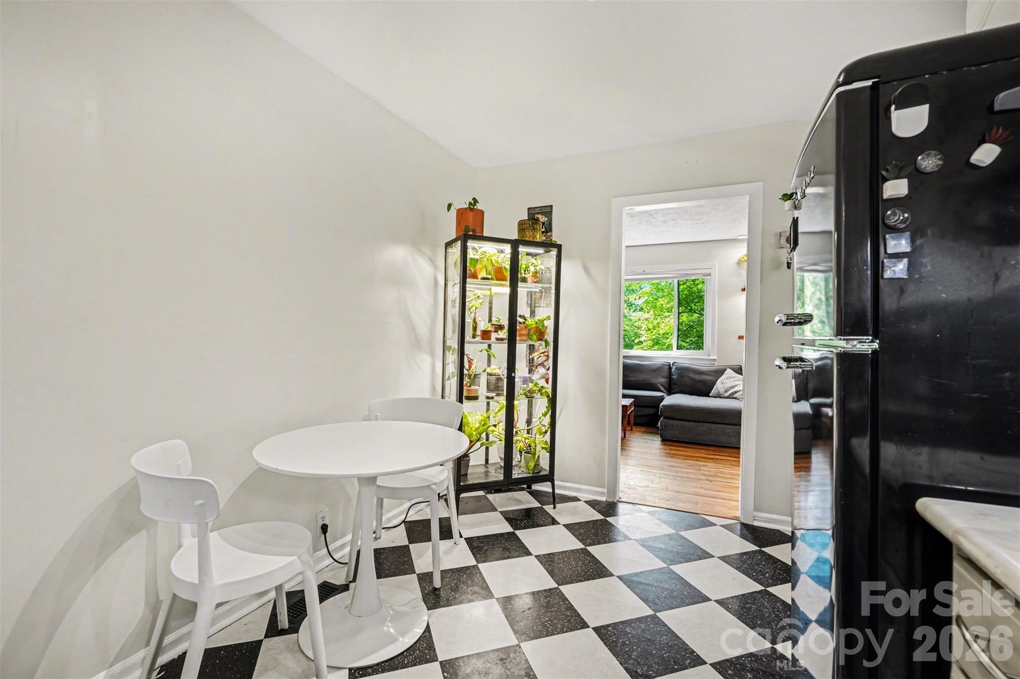3942 Glenville Avenue Charlotte NC 28215