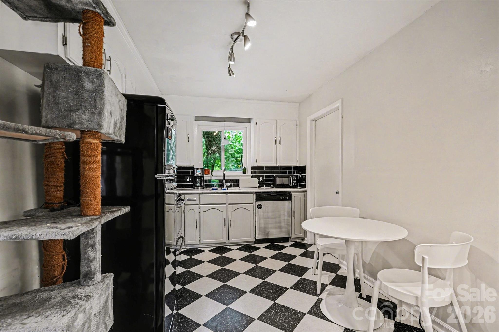 3942 Glenville Avenue Charlotte NC 28215