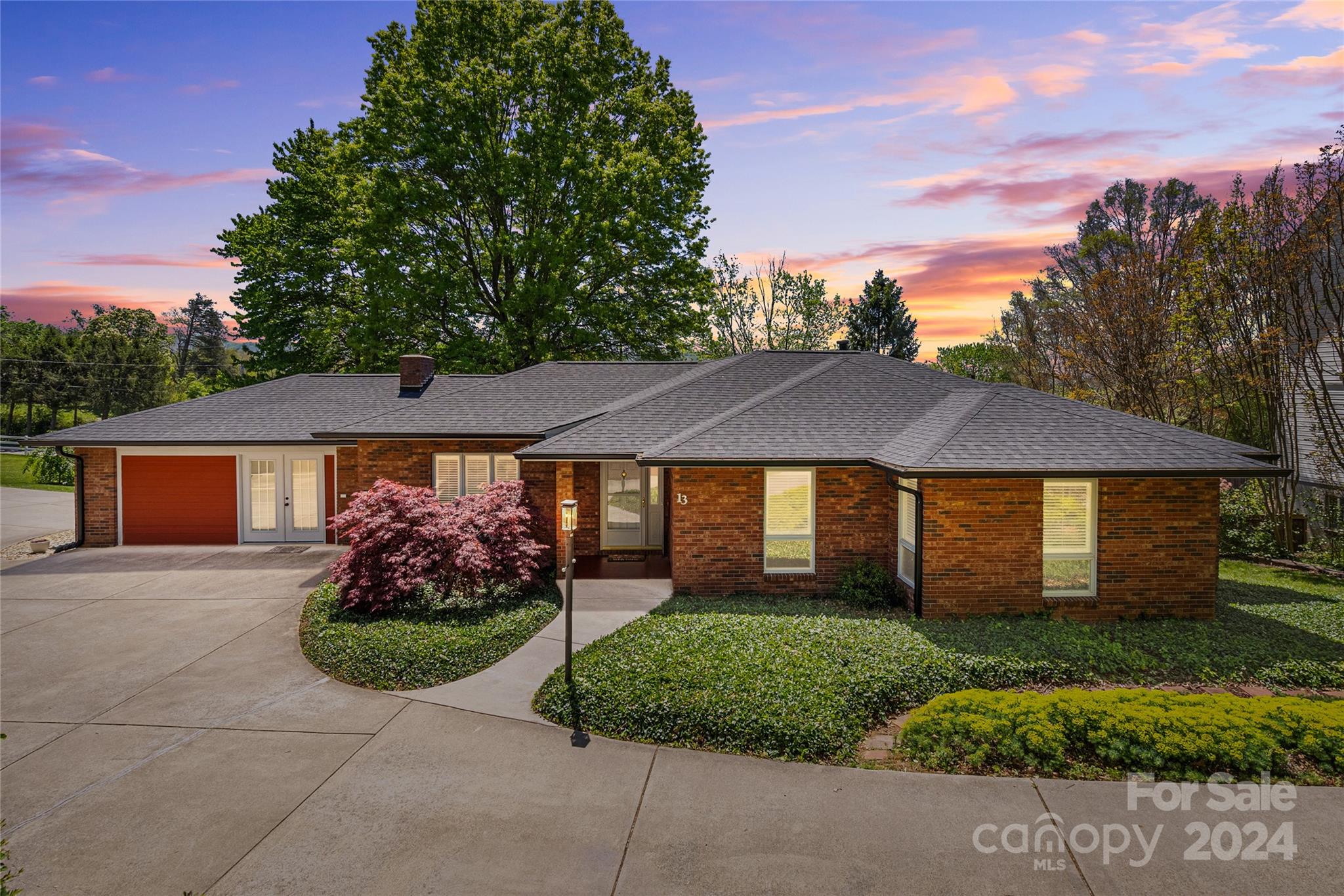 13 Hamburg Drive Weaverville NC 28787