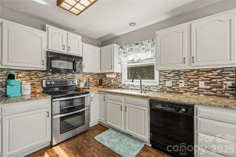 112 Bridlewood Trail Mills River NC 28759