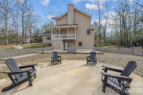 112 Bridlewood Trail Mills River NC 28759