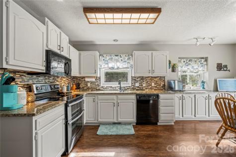 112 Bridlewood Trail Mills River NC 28759
