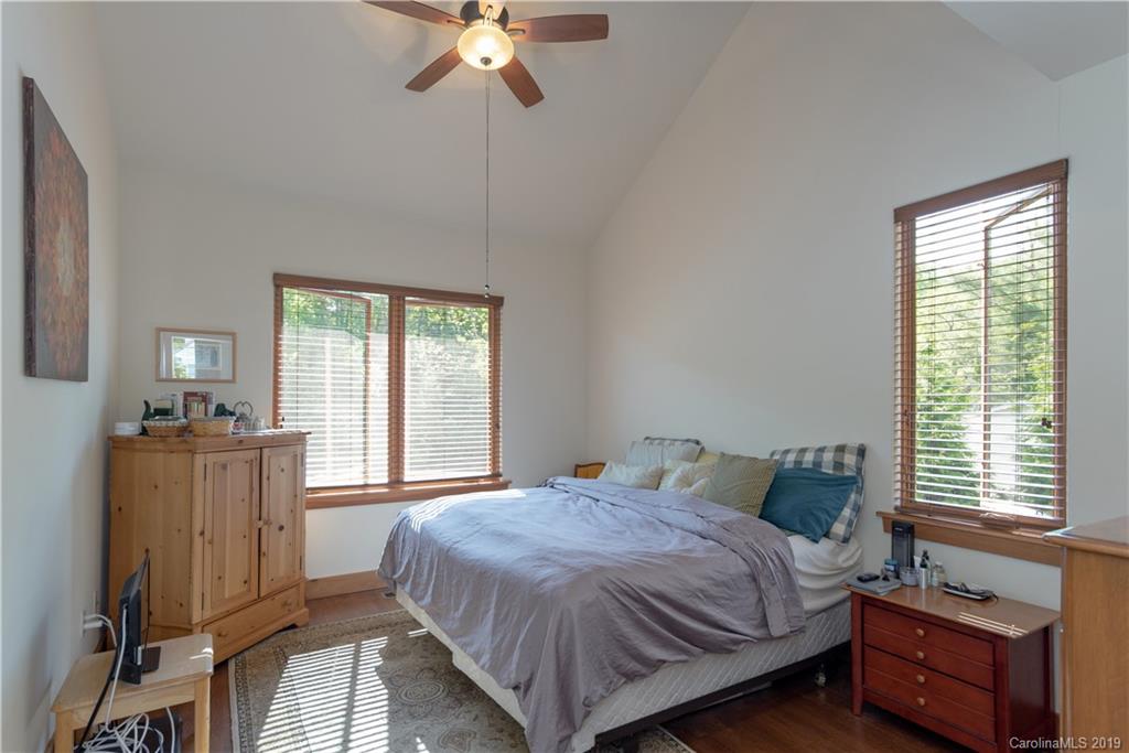 28 Crabapple Lane Asheville NC 28804