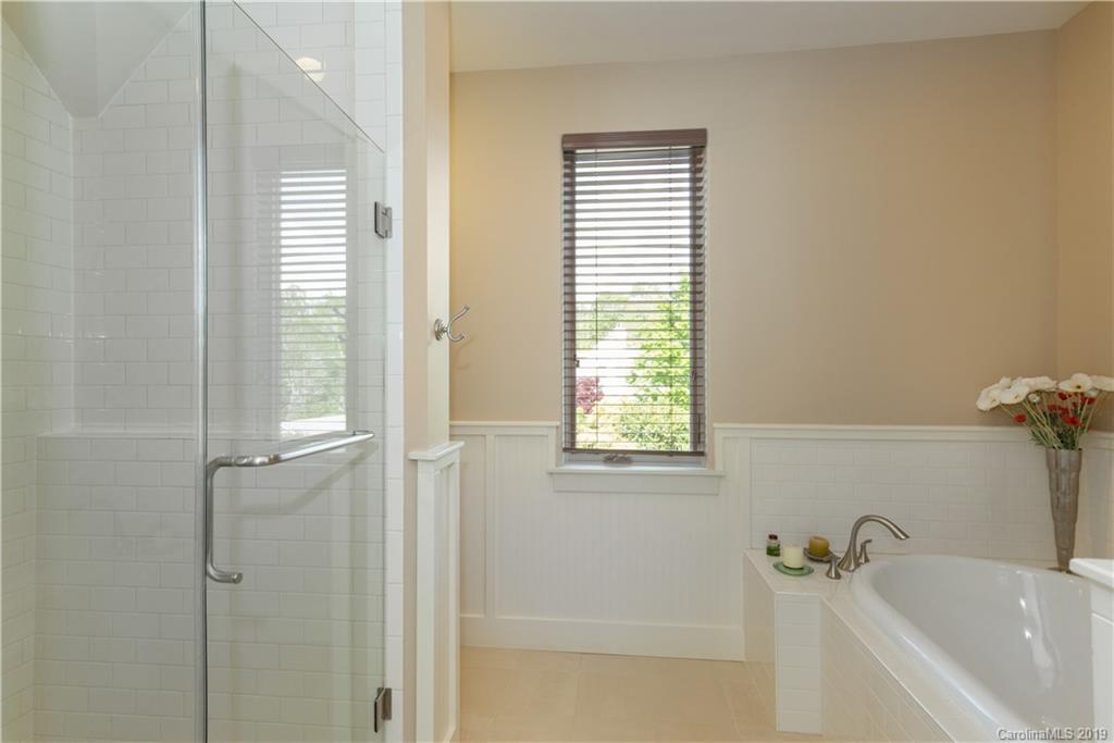 28 Crabapple Lane Asheville NC 28804