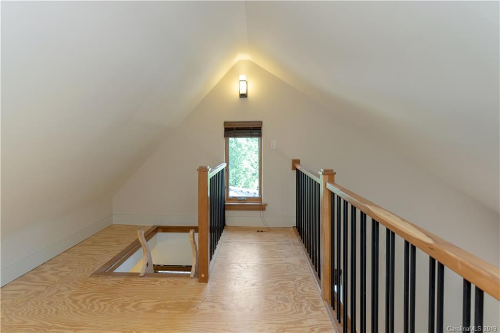 28 Crabapple Lane Asheville NC 28804