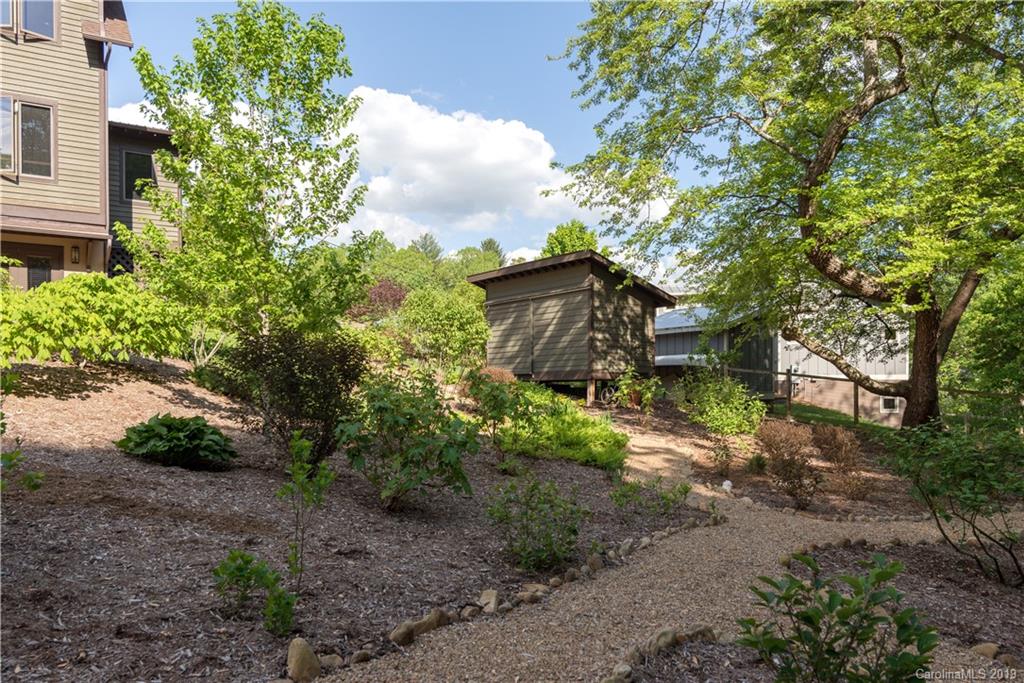 28 Crabapple Lane Asheville NC 28804