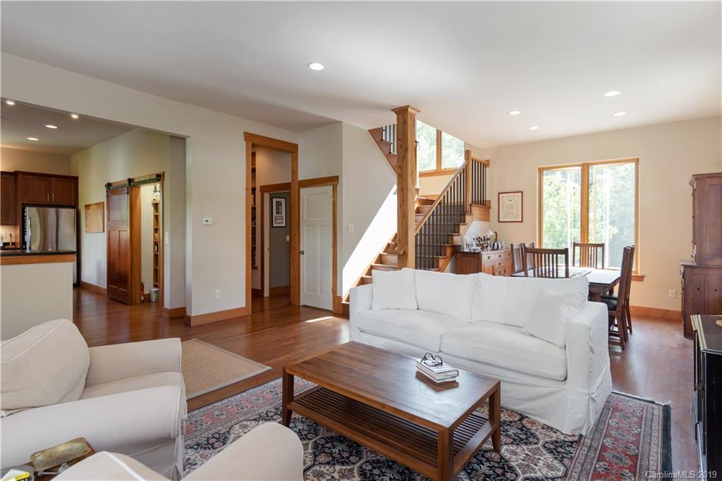 28 Crabapple Lane Asheville NC 28804