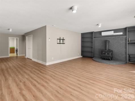 138 Woodhaven Drive Hendersonville NC 28739