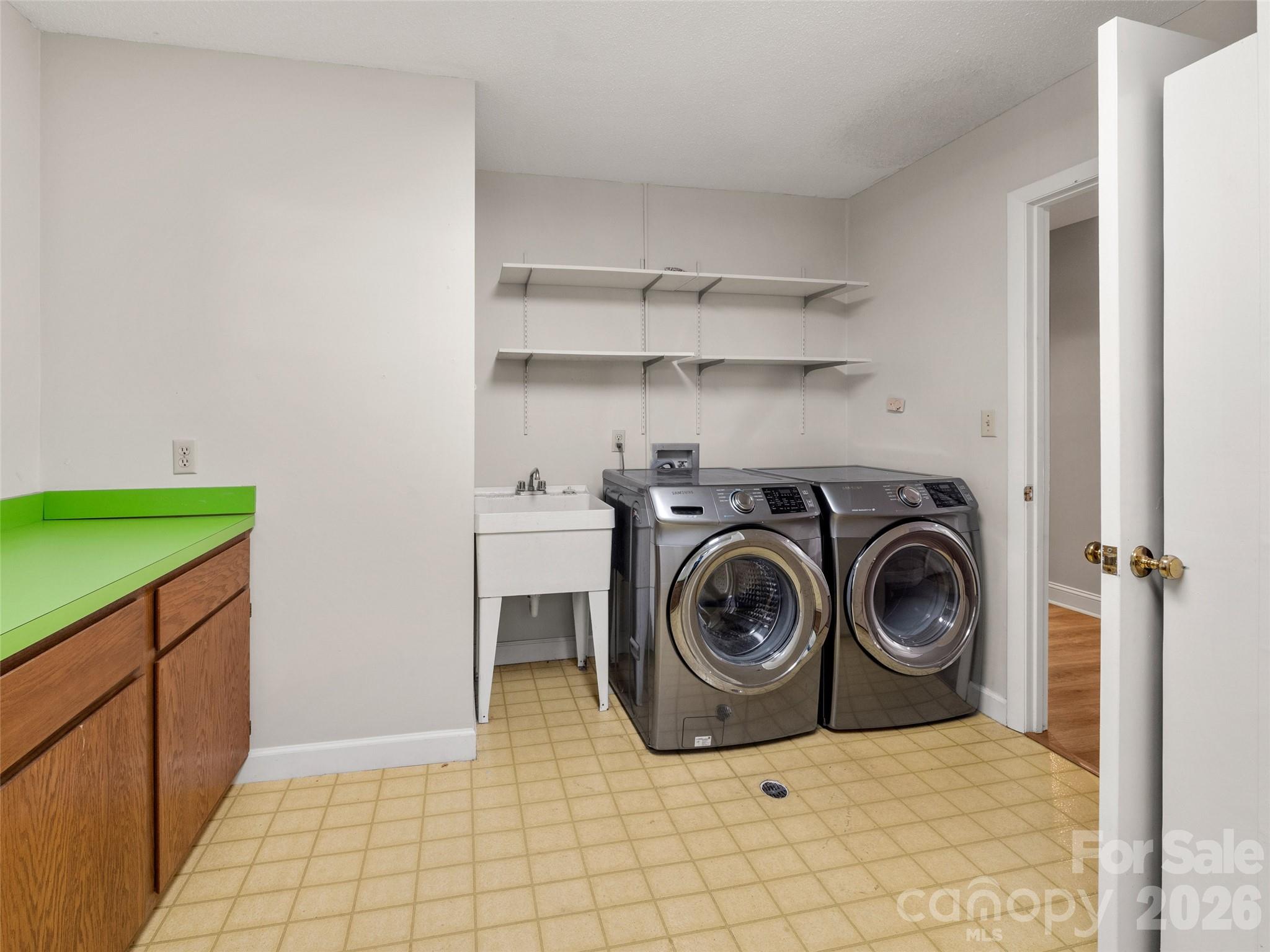 138 Woodhaven Drive Hendersonville NC 28739