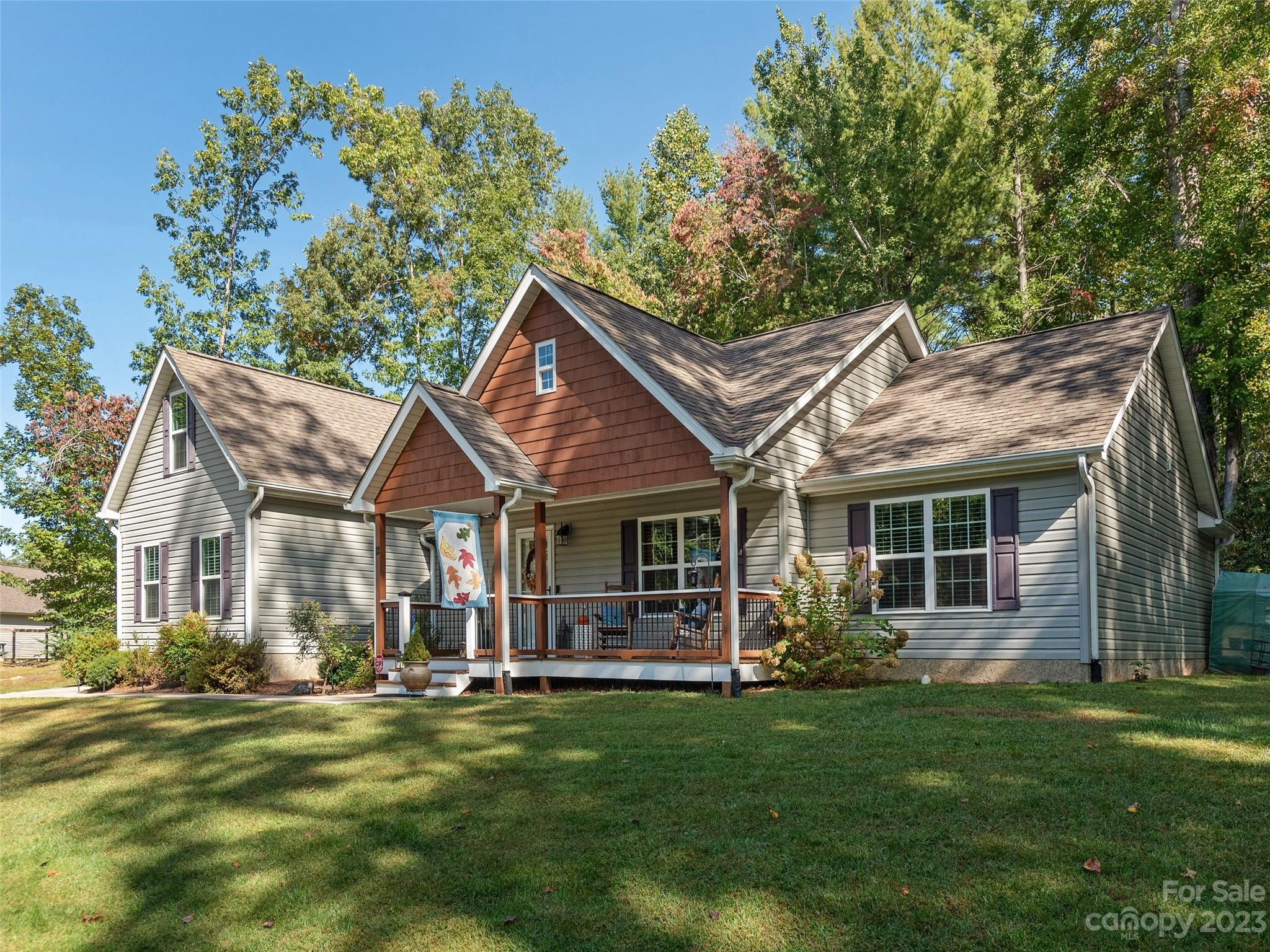 12 Parrot Road Candler NC 28715