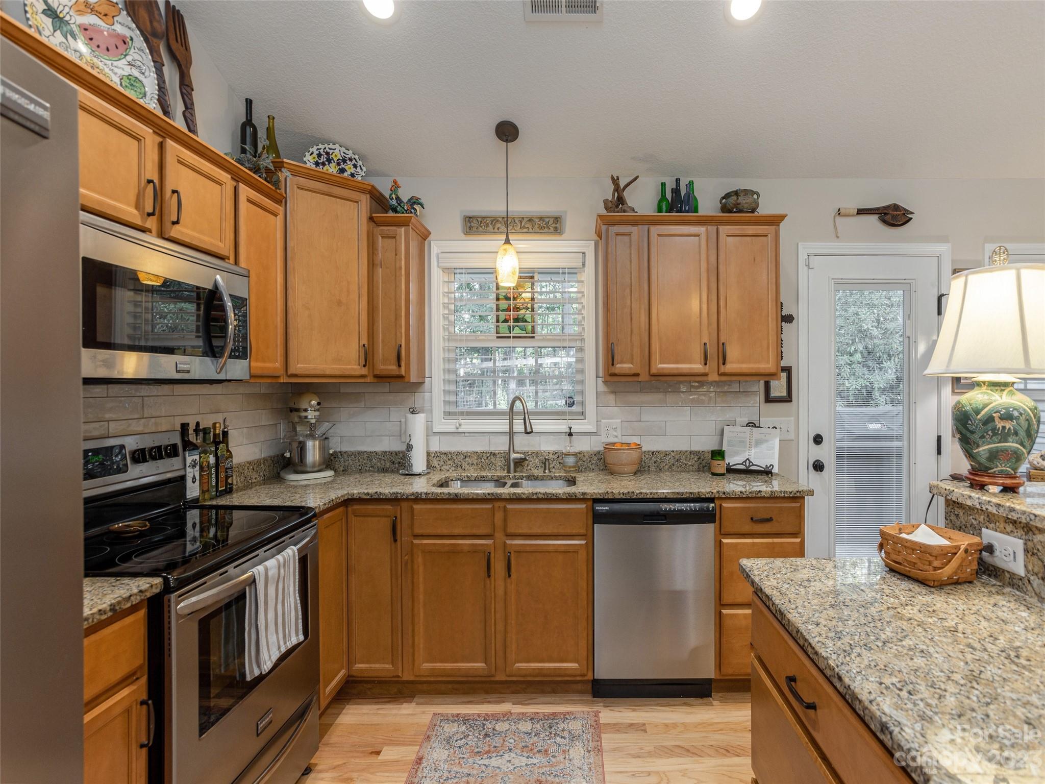 12 Parrot Road Candler NC 28715