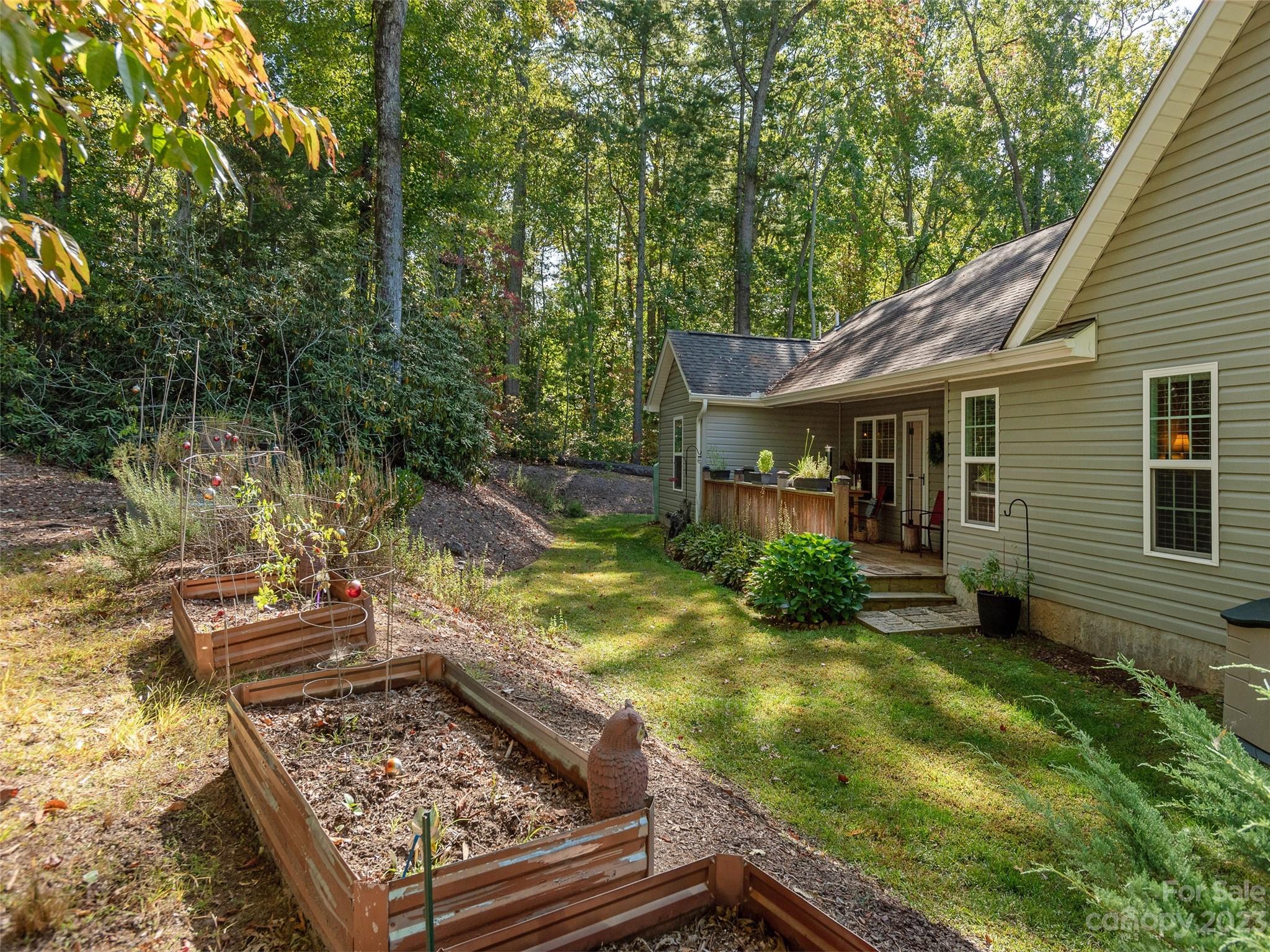 12 Parrot Road Candler NC 28715
