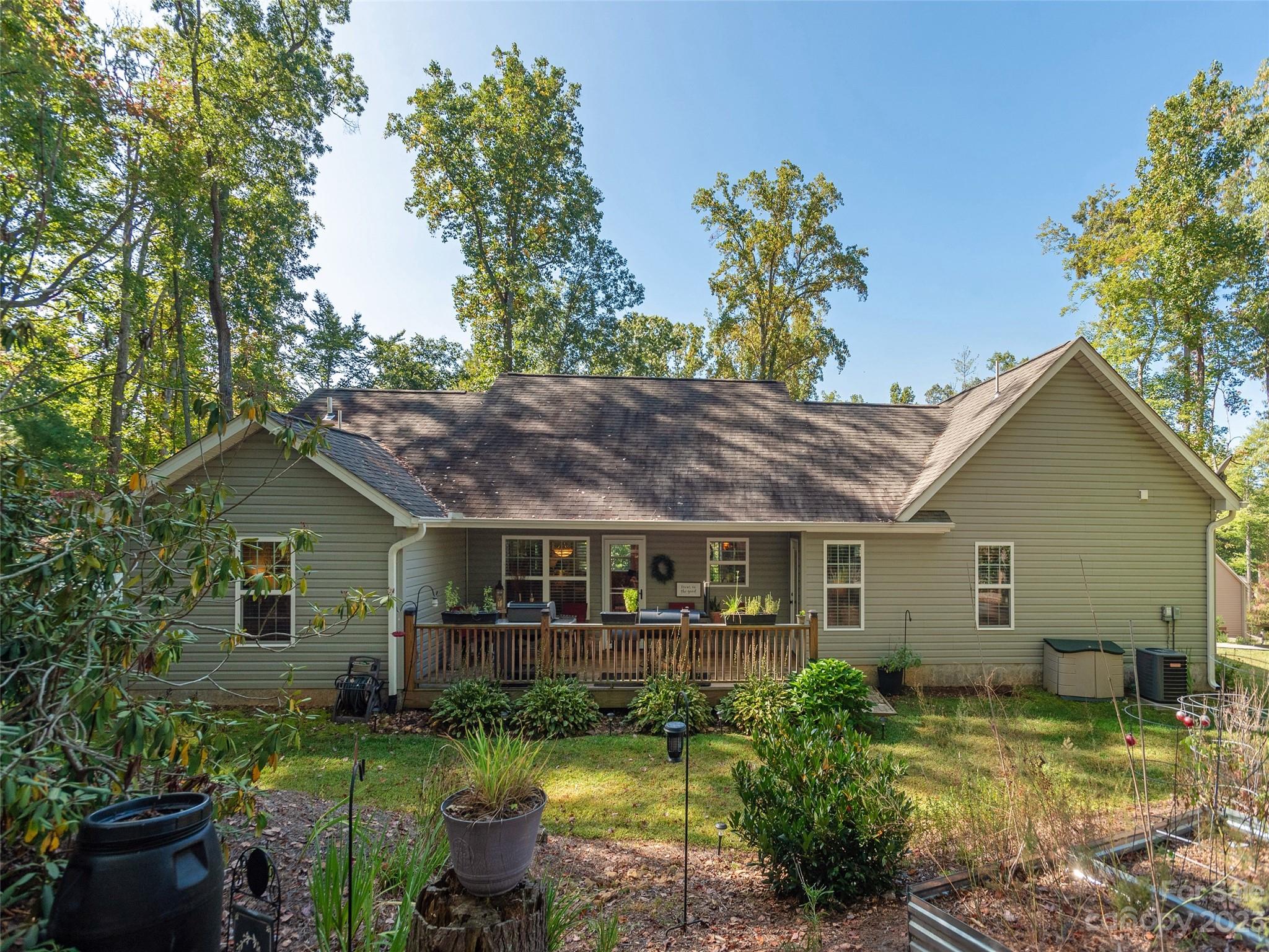 12 Parrot Road Candler NC 28715