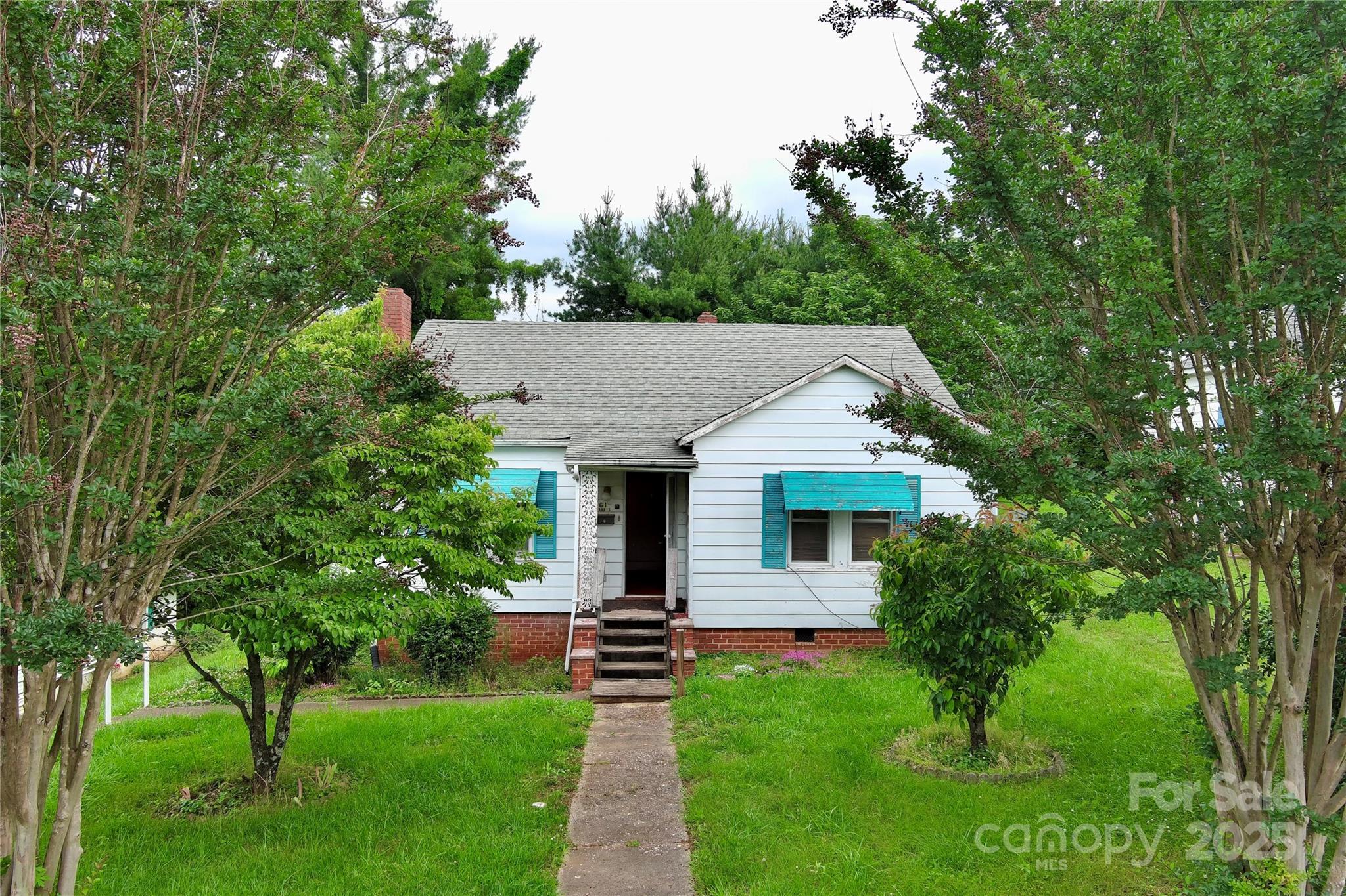 61 Perry Street Marion NC 28752