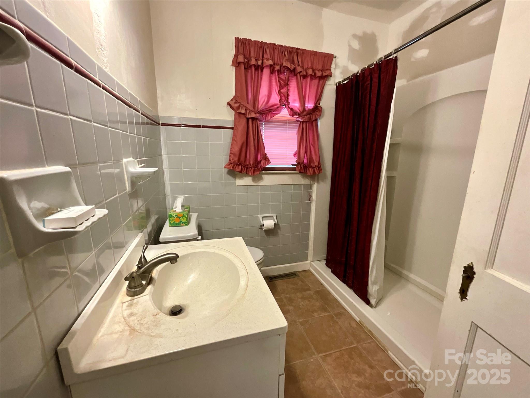 61 Perry Street Marion NC 28752
