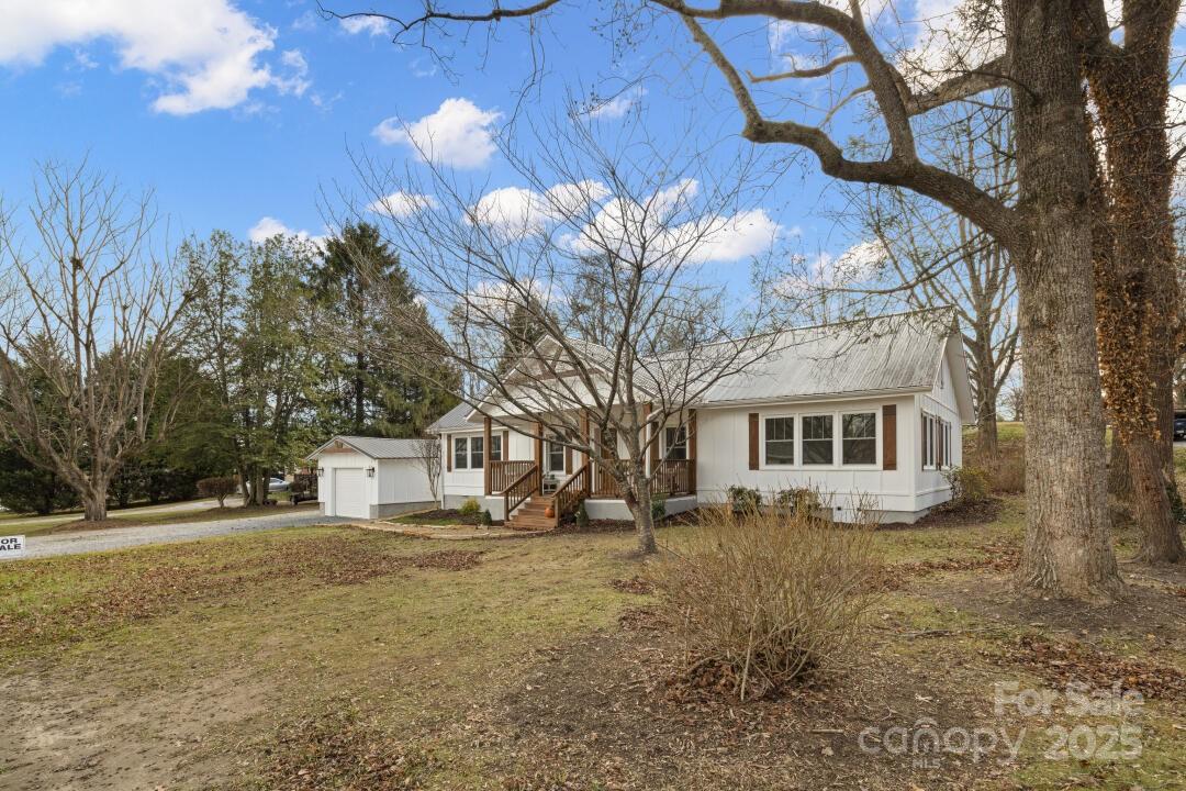 227 Ashmore Avenue Hendersonville NC 28791