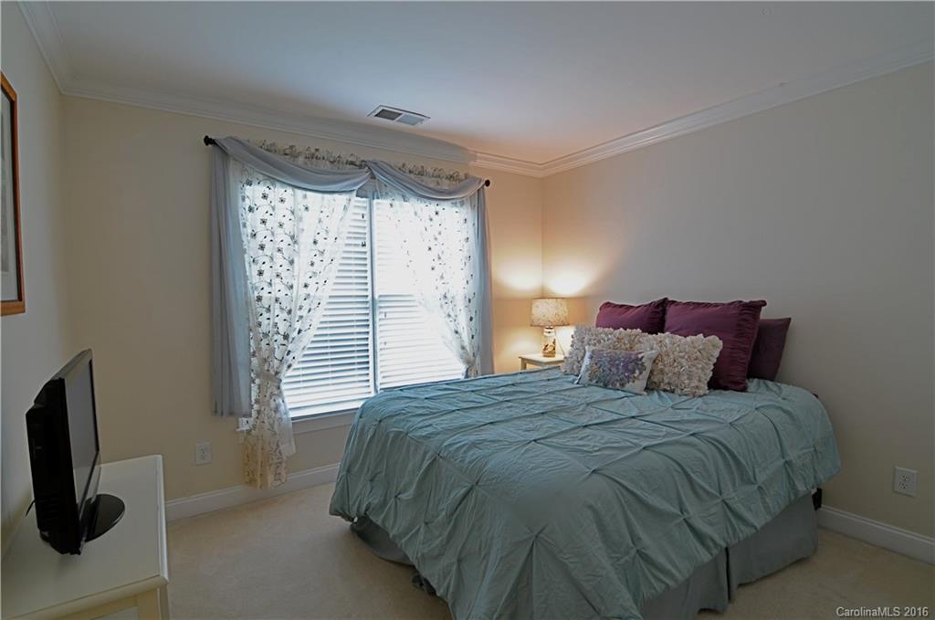 8152 Oxford Commons Drive Charlotte NC 28277
