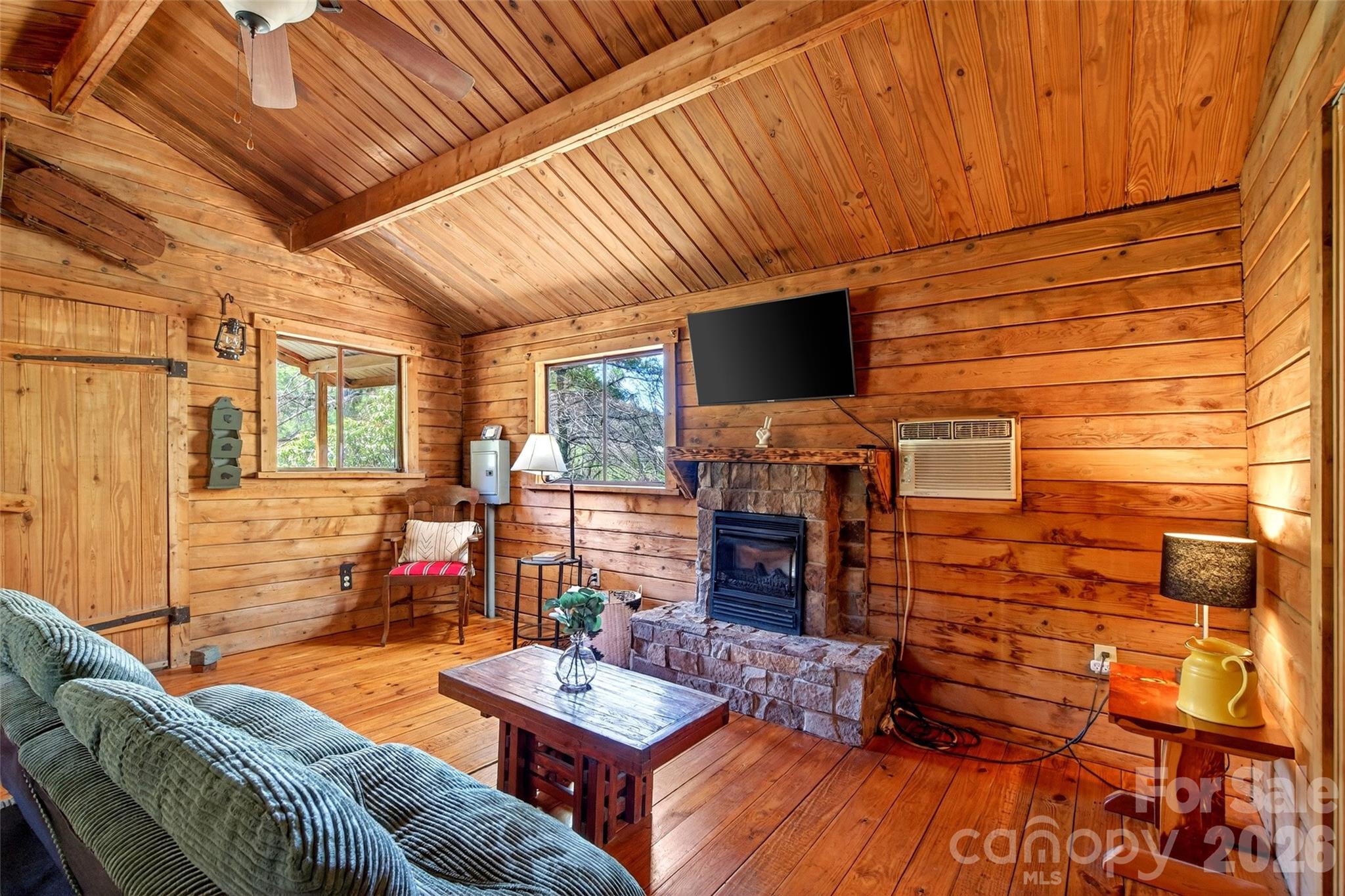 1959 Jackson Town Road Spruce Pine NC 28777
