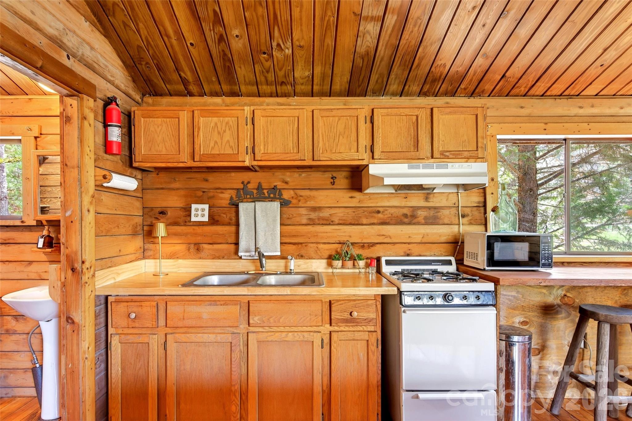 1959 Jackson Town Road Spruce Pine NC 28777