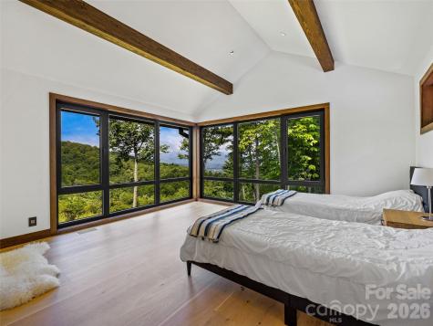 30 Banks Lane Brevard NC 28712