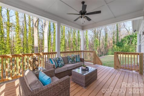 553 W Lowrance Avenue Mooresville NC 28115
