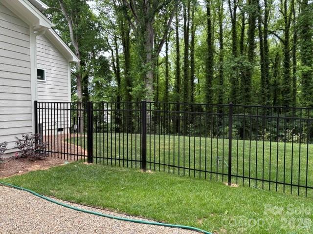 553 W Lowrance Avenue Mooresville NC 28115