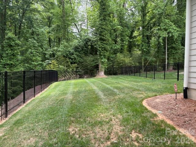 553 W Lowrance Avenue Mooresville NC 28115
