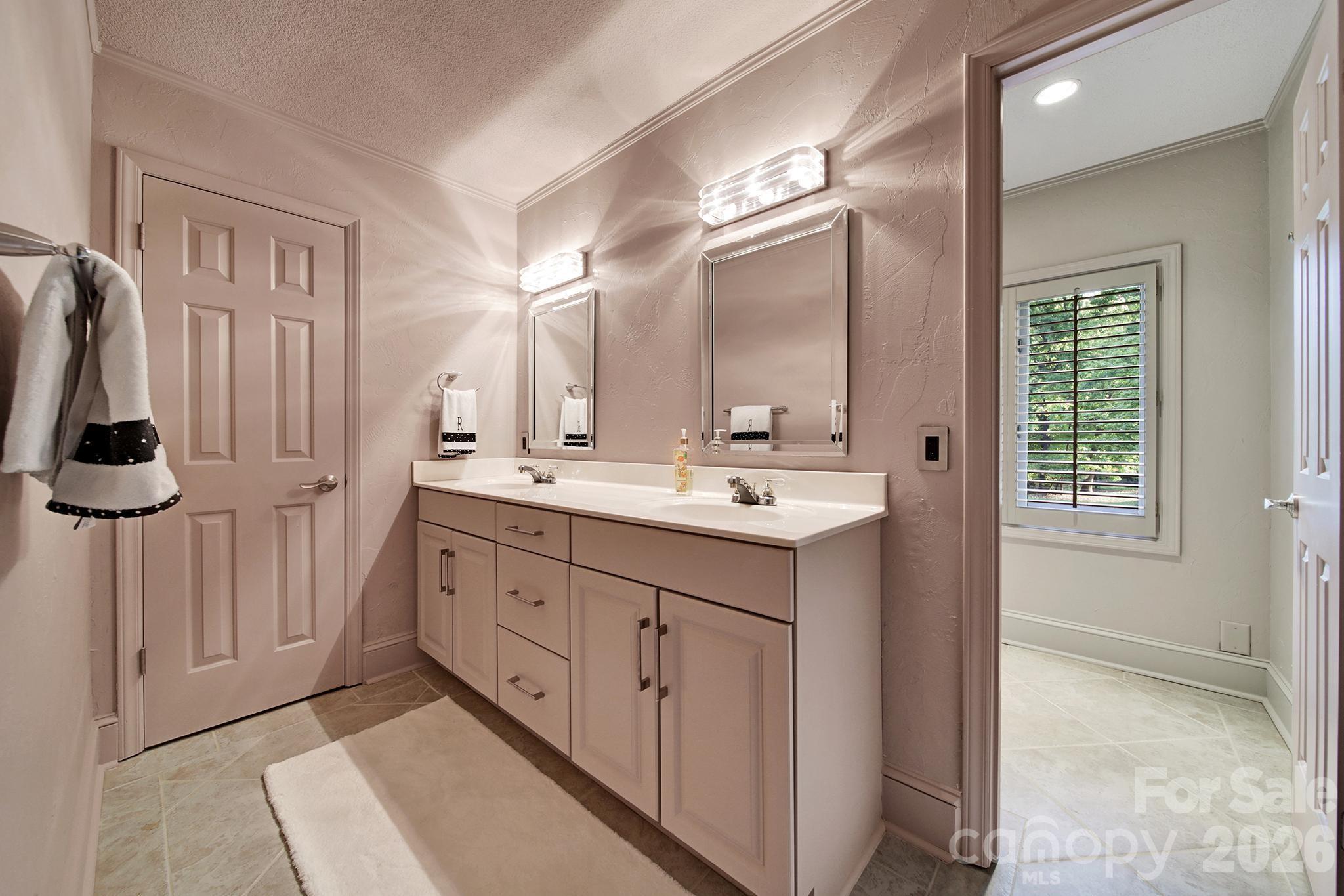6512 Carmel Hills Drive Charlotte NC 28226