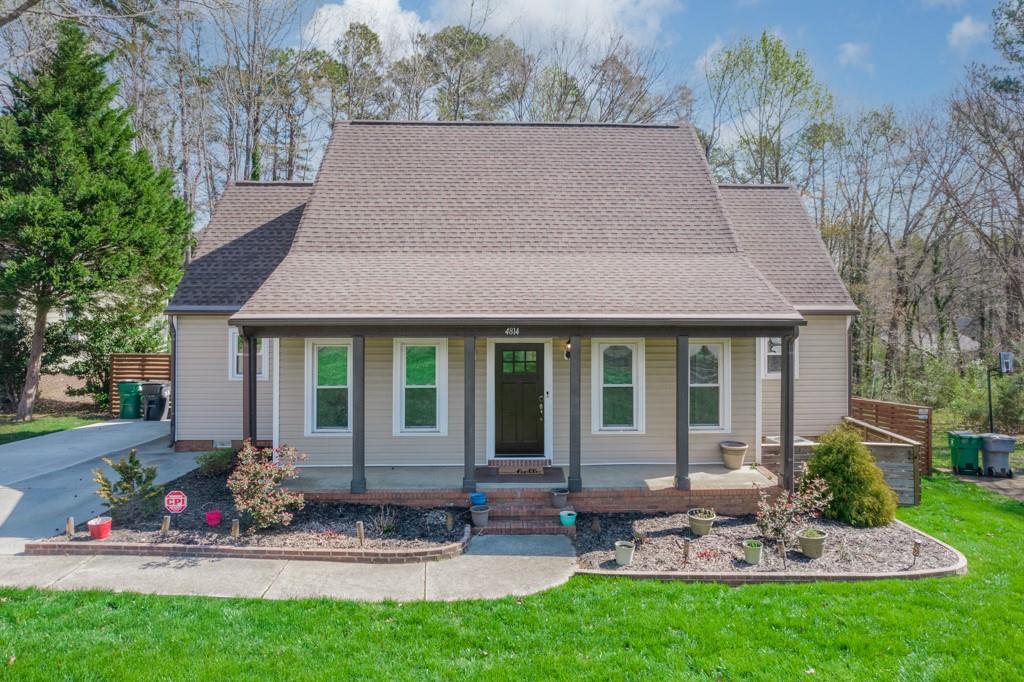 4814 Chestnut Lake Drive Charlotte NC 28227