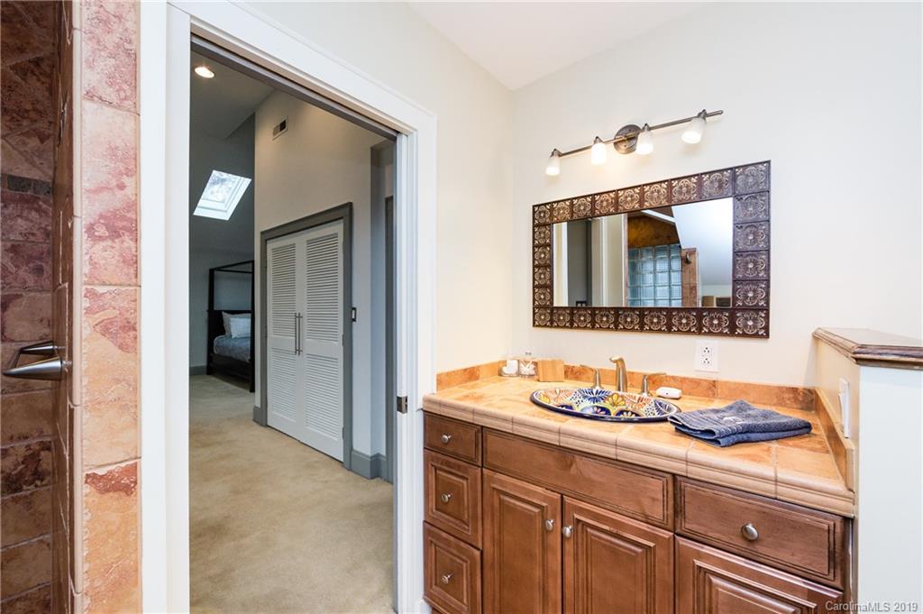 2332 Bay Street Charlotte NC 28205