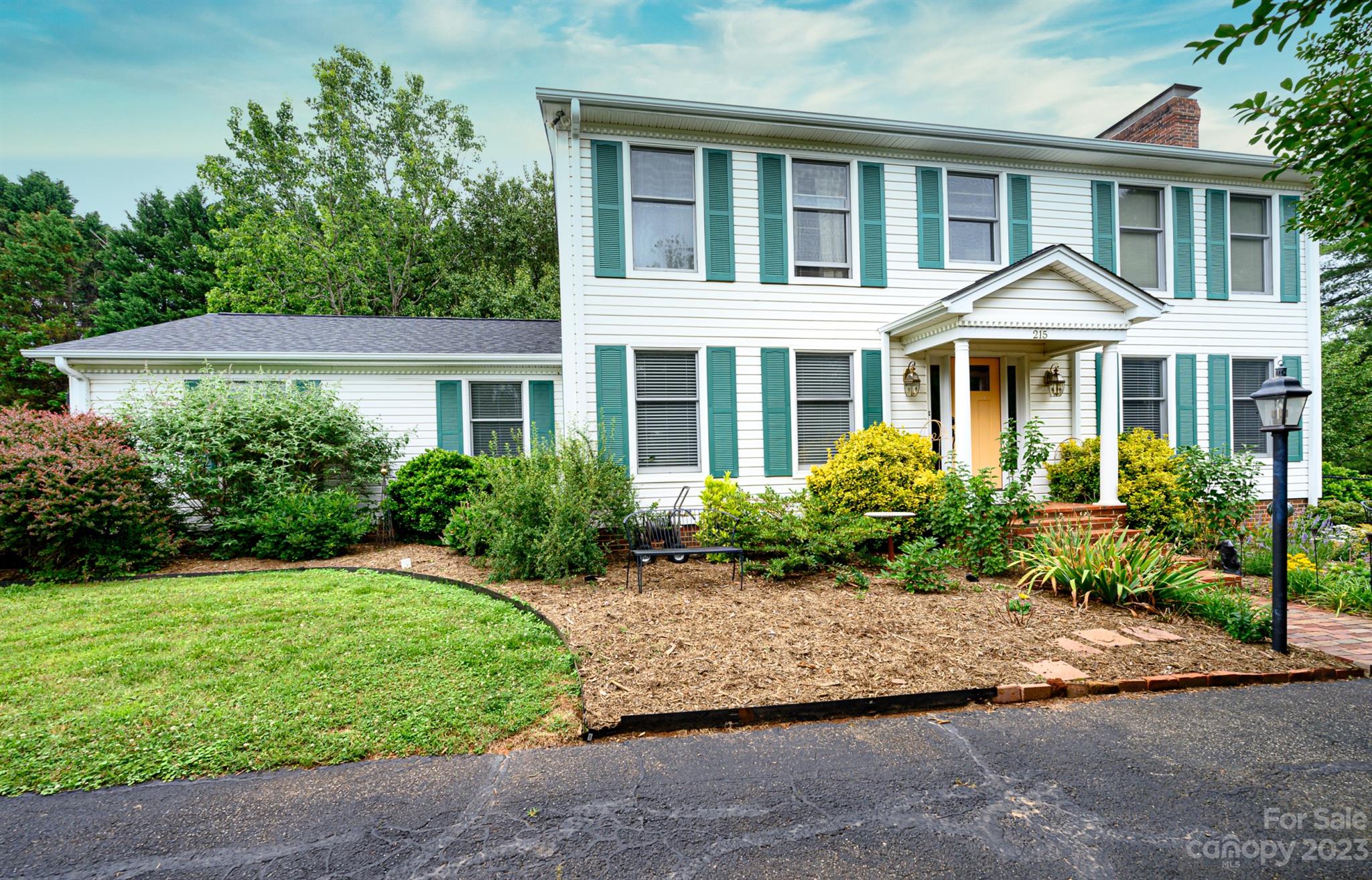215 40th Avenue Drive NE Hickory NC 28601