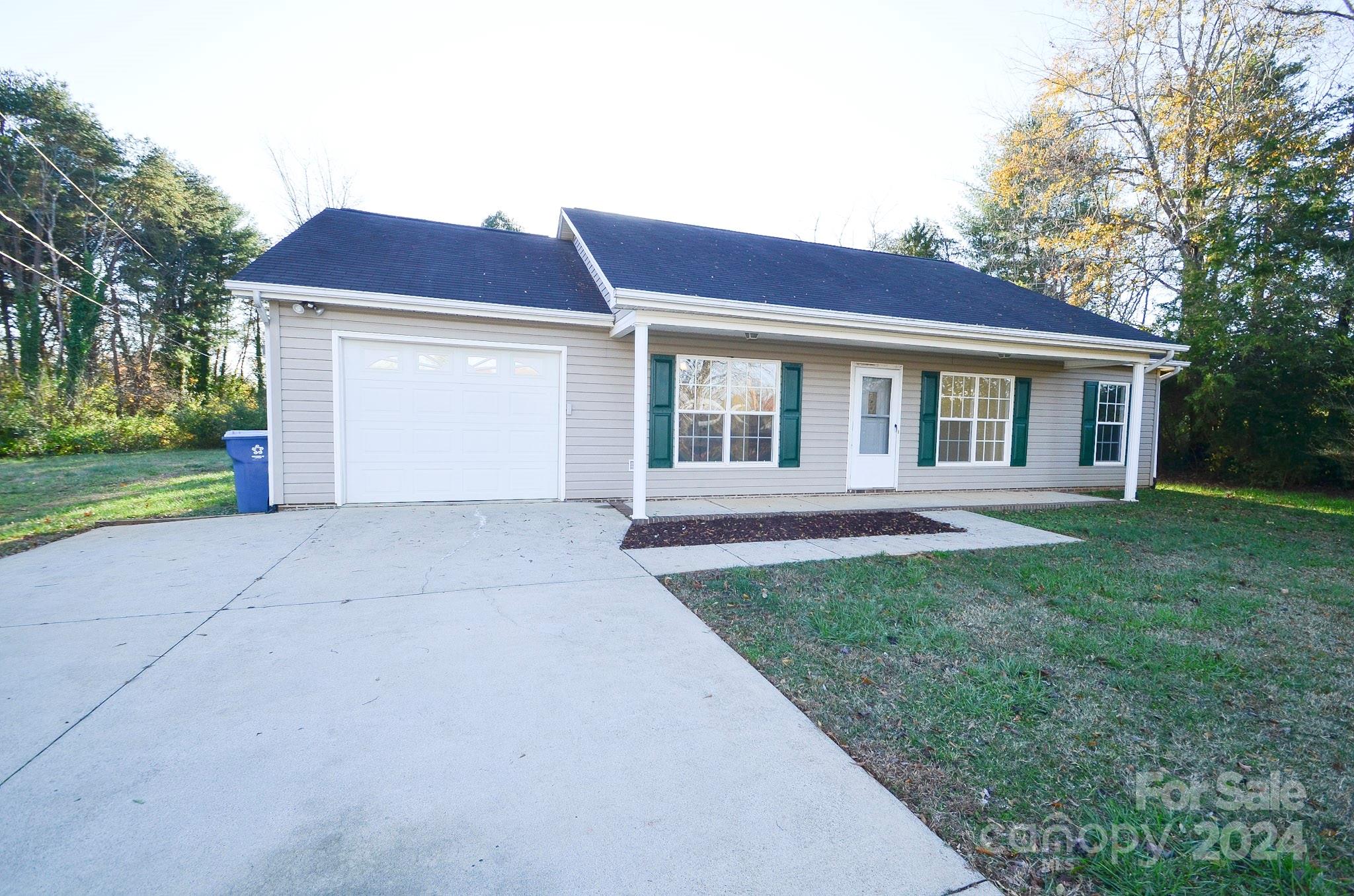 1495 Meadow Lane Hickory NC 28602