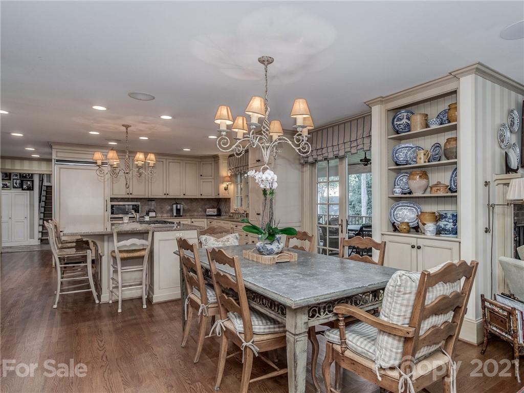 4311 Foxcroft Road Charlotte NC 28211