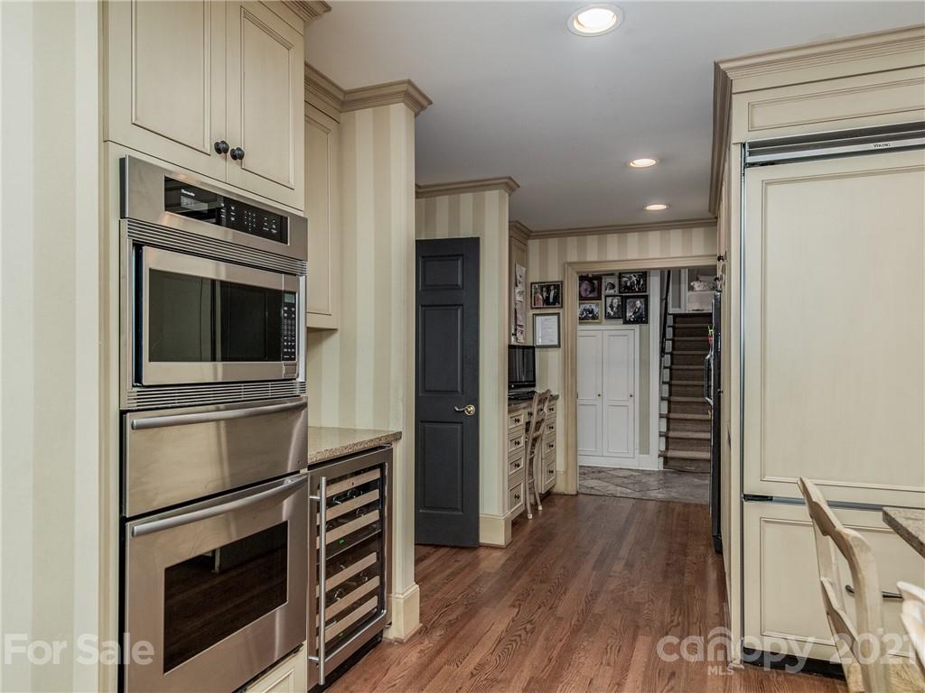 4311 Foxcroft Road Charlotte NC 28211