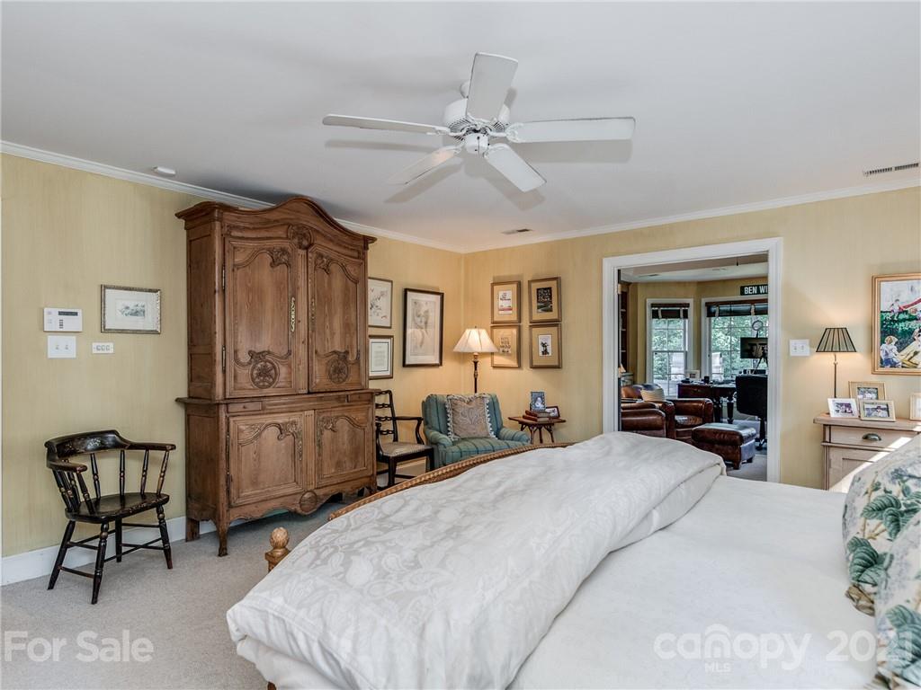 4311 Foxcroft Road Charlotte NC 28211