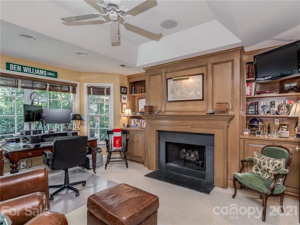 4311 Foxcroft Road Charlotte NC 28211